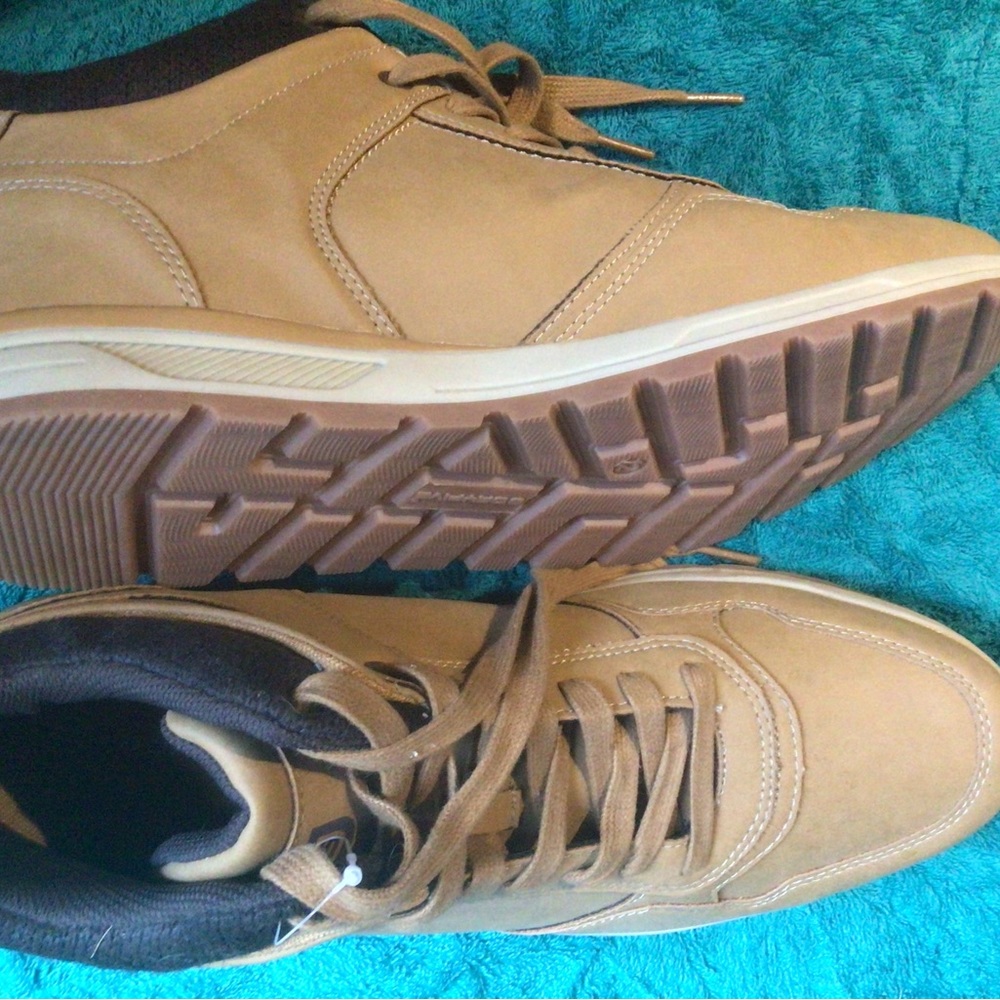 Mens New shoes DAYFIVE sz12 never worn comfort sport flexible sole,light linning